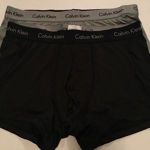 2 pack Calvin Klein low rise trunks size large